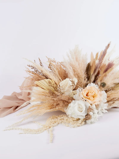 Centerpiece With Beige And White Preserved Flowers For Your Wedding