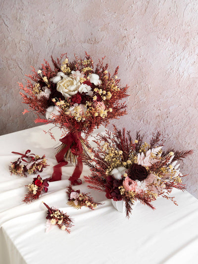 Maroon Wedding Centerpiece With Preserved Flowers