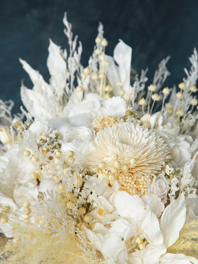 Boho classic white and beige bouquet for bride