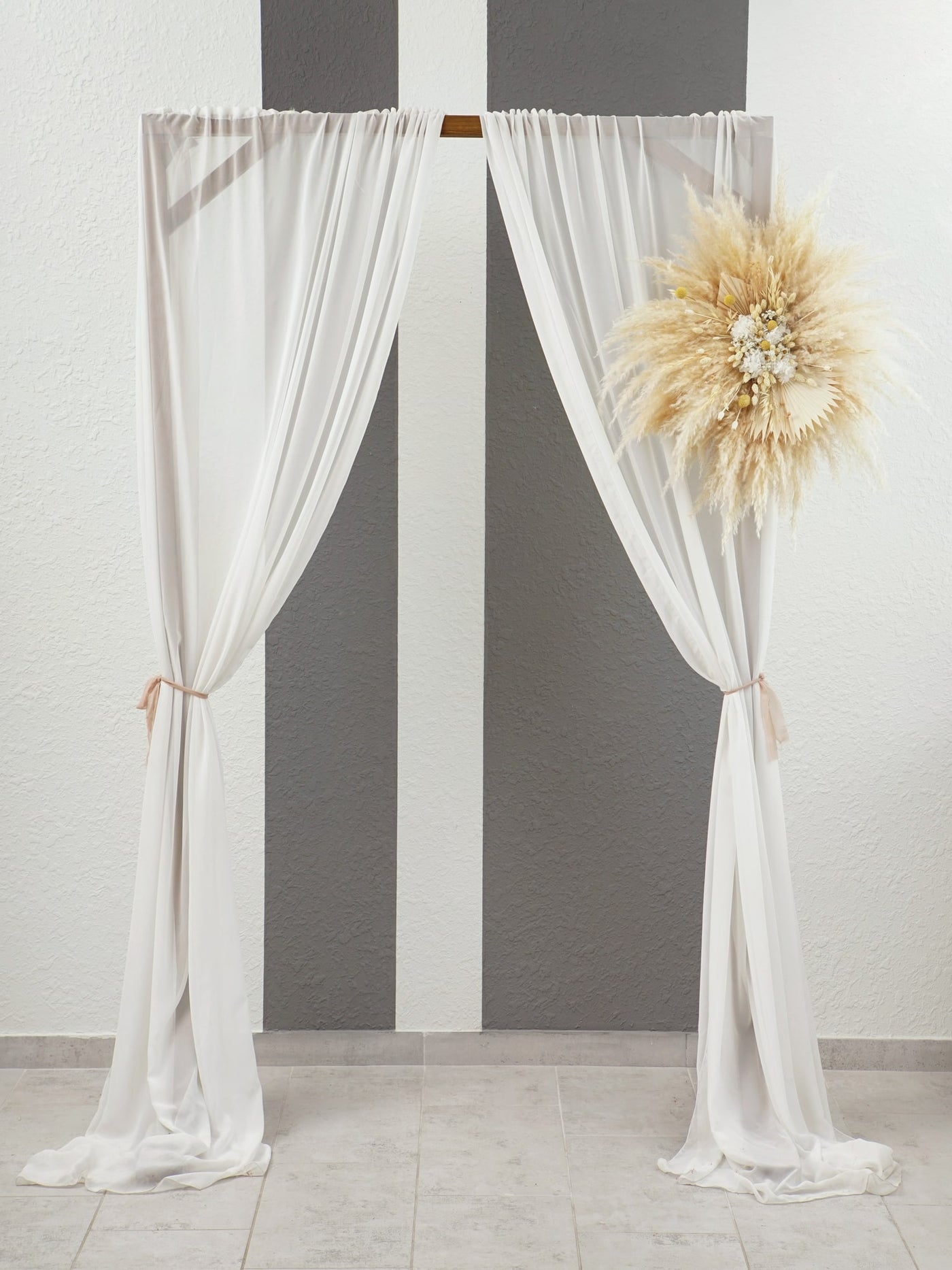 Arch Flowers With Unique Rustic Flower Of Cream Wildflowers