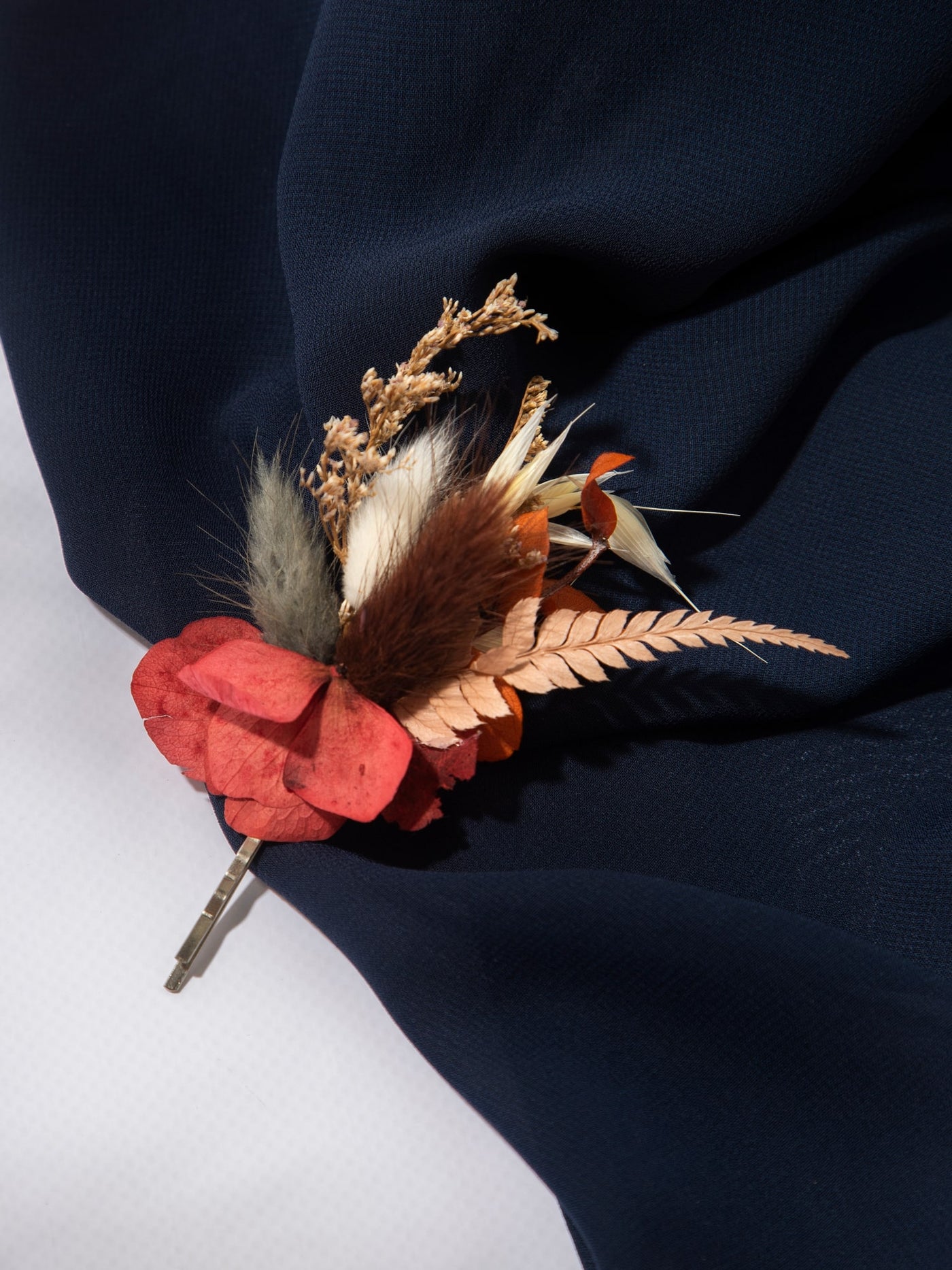 Bobby Pin With Preserved Hydrangea And Roses