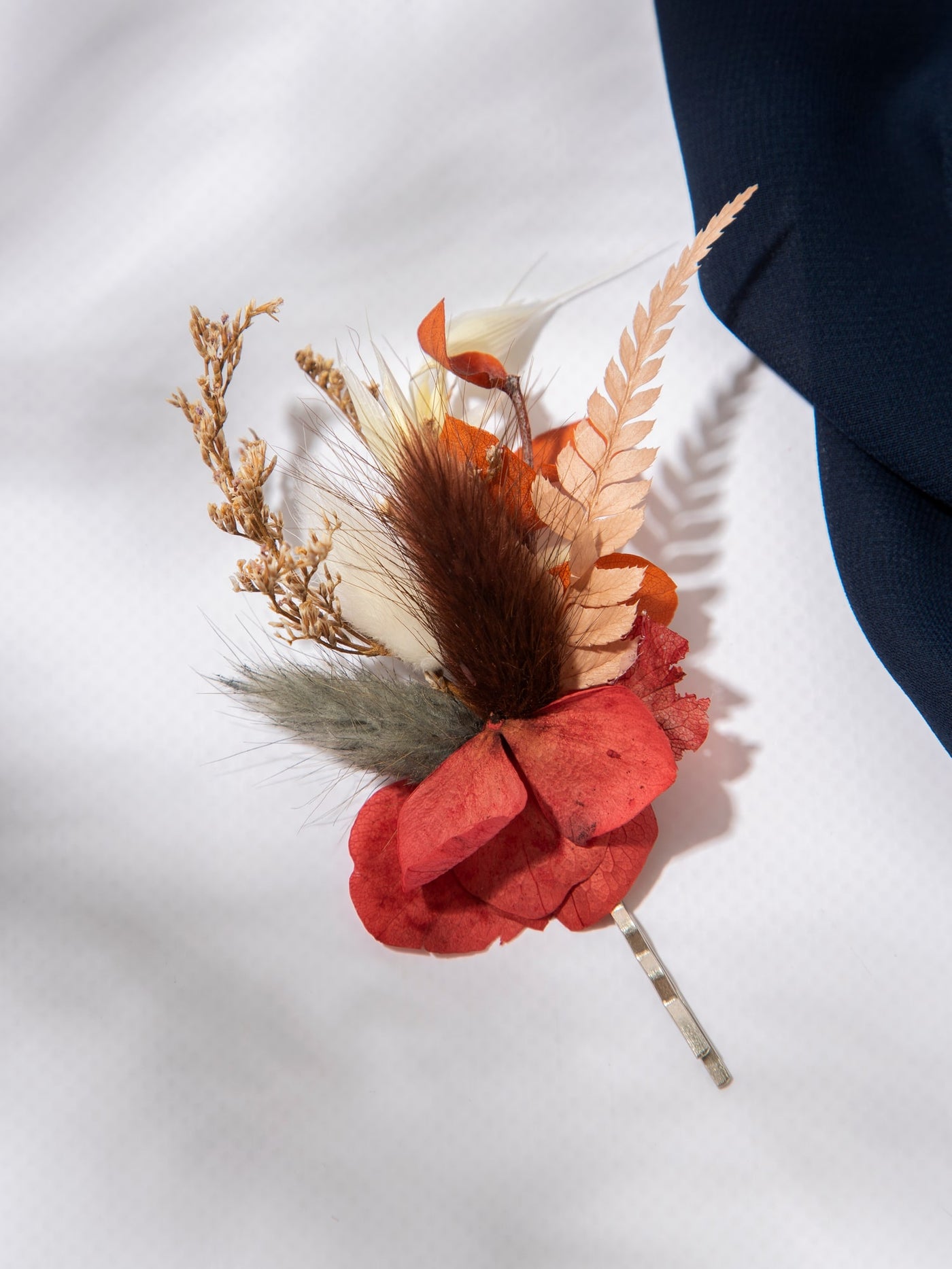 Bobby Pin With Preserved Hydrangea And Roses