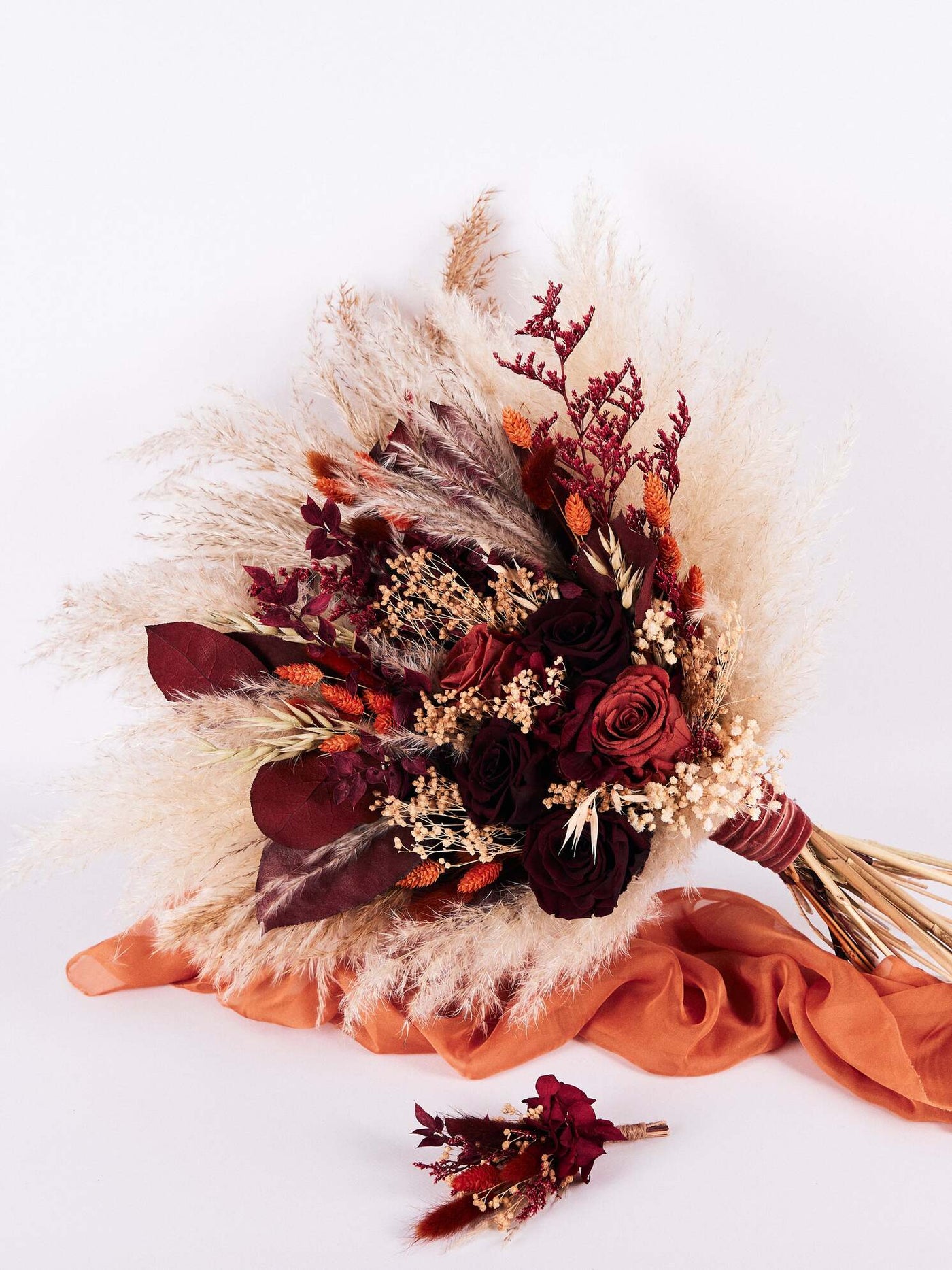 Bridal burgundy bouquet with terracotta flowers  4