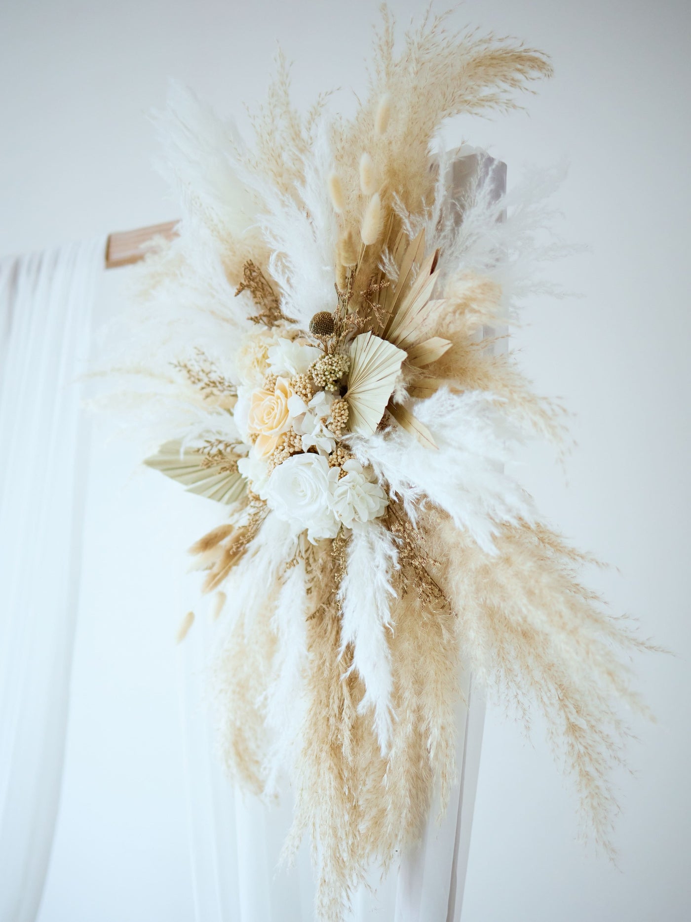 arch flowers, close up view